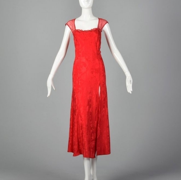 Vintage Victoria's Secret Slip Dress or Nightgown Red Size M - Picture 1 of 5